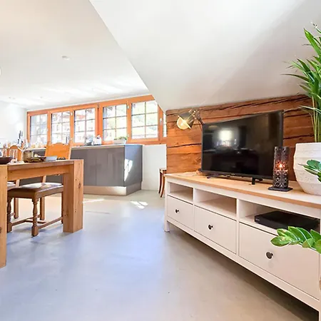 Apartment Alpine Design-wohnung Mit Freistehender Badewanne In