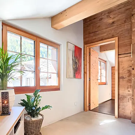 Apartment Alpine Design-wohnung Mit Freistehender Badewanne In *