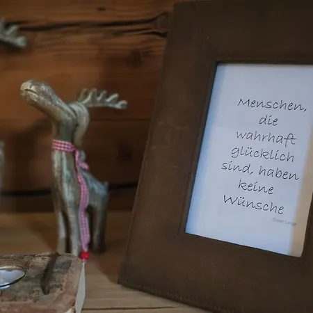 Alpine Design-oase Mit Freistehender Badewanne Saas-Grund