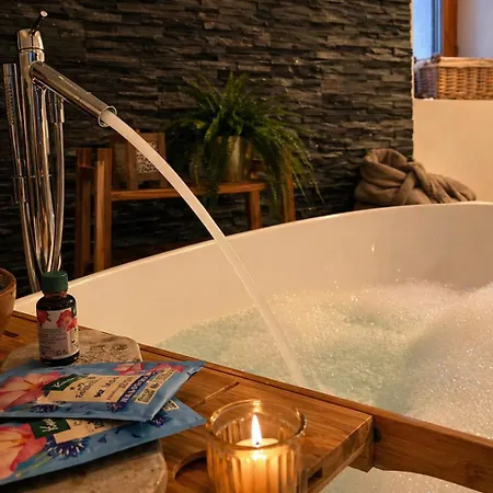 Lägenhet Ruhiges Alpen-chalet Mit Badewanne Und Bergblick