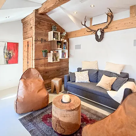 Ruhiges Alpen-chalet Mit Badewanne Und Bergblick Lägenhet