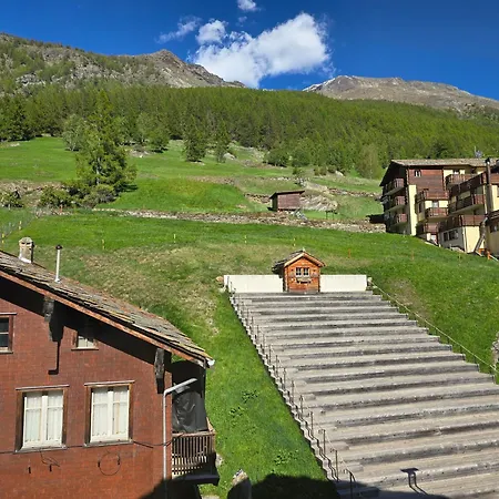 Ruhiges Alpen-chalet Mit Badewanne Und Bergblick Lägenhet *