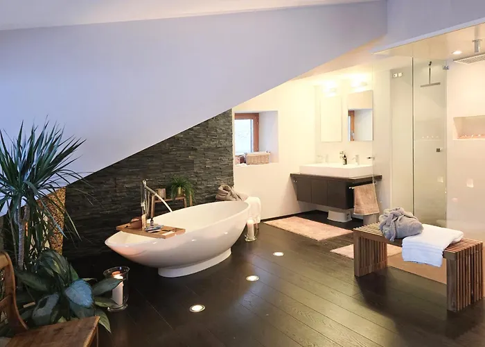 Design-dachwohnung Mit Badewanne & Bergblick In 아파트