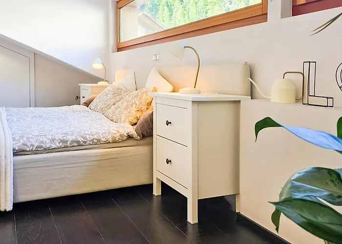 Appartement Design-dachwohnung Mit Badewanne & Bergblick In *